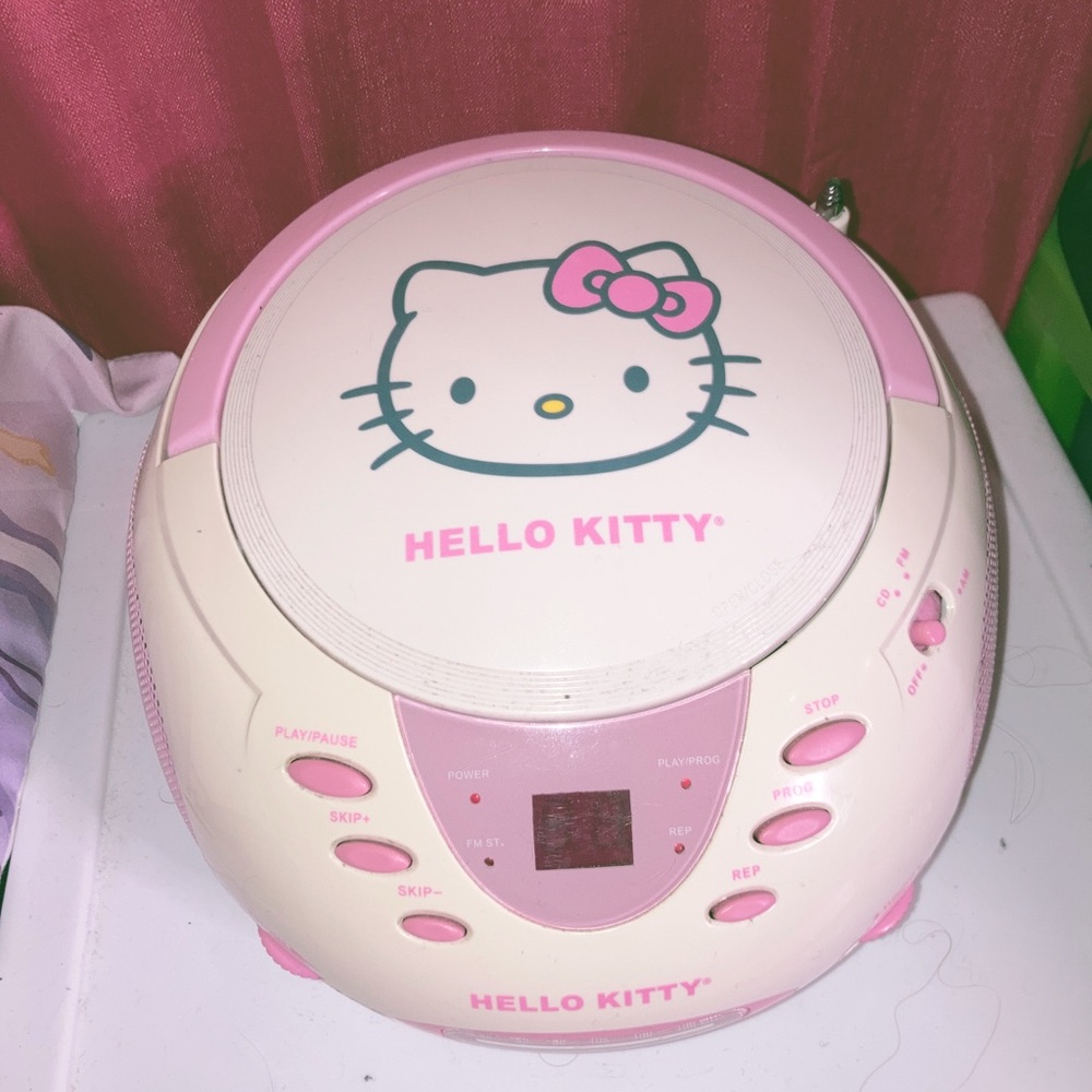 2000’s Hello Kitty Pink CD Player